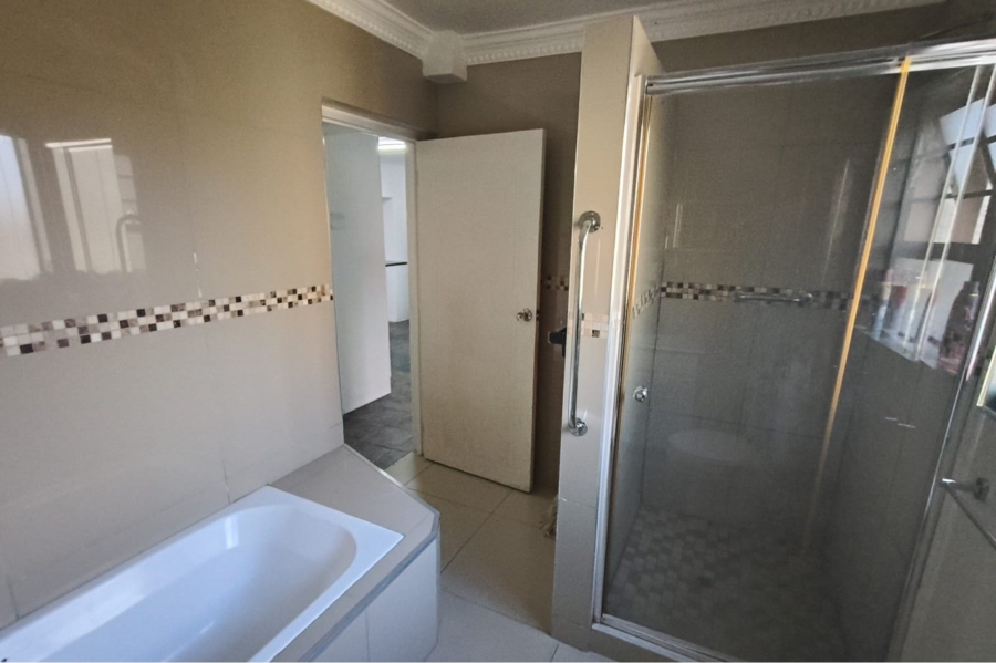 To Let 2 Bedroom Property for Rent in Beacon Bay Eastern Cape